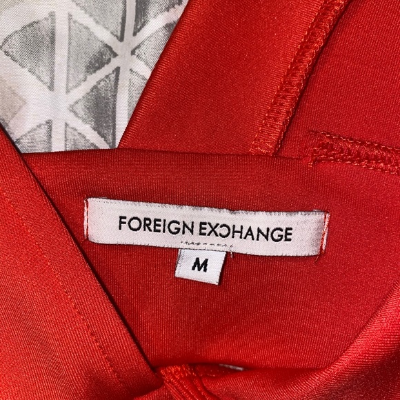 Low cut crop top - Picture 3 of 3